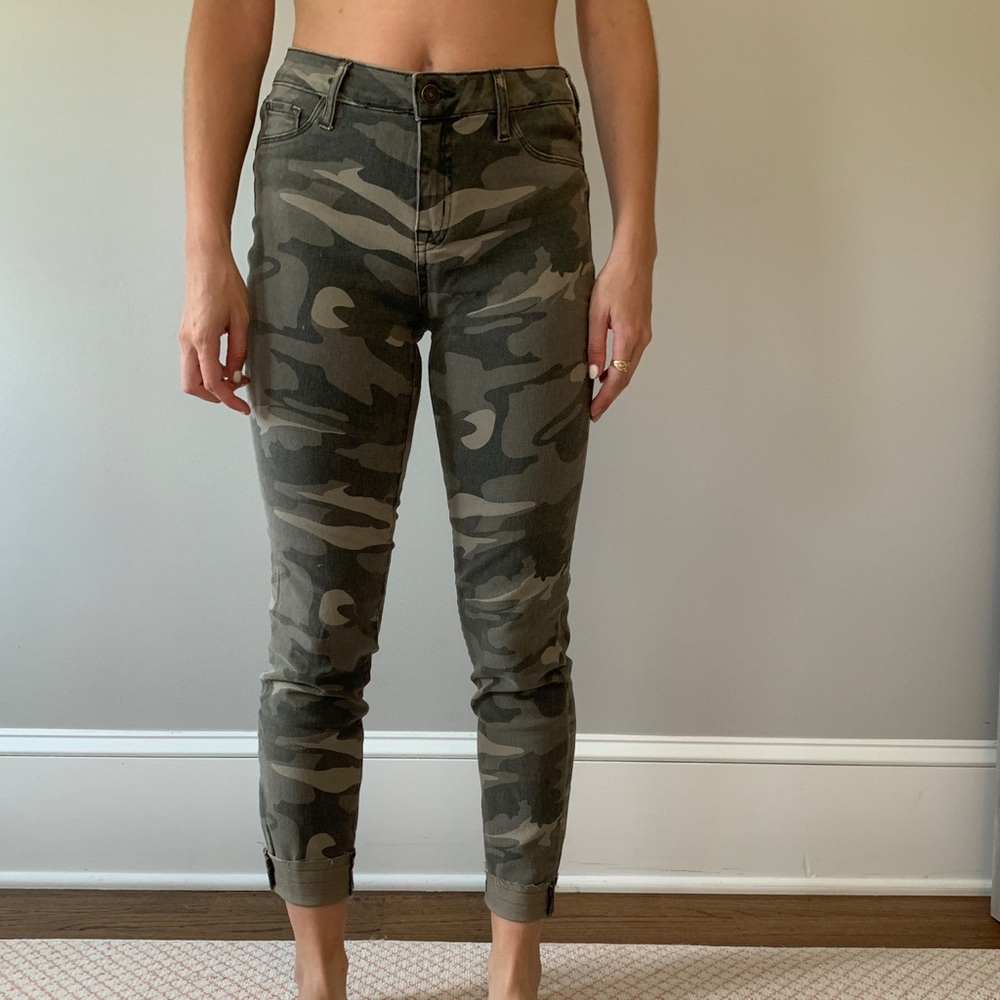 Camo skinny jeans
